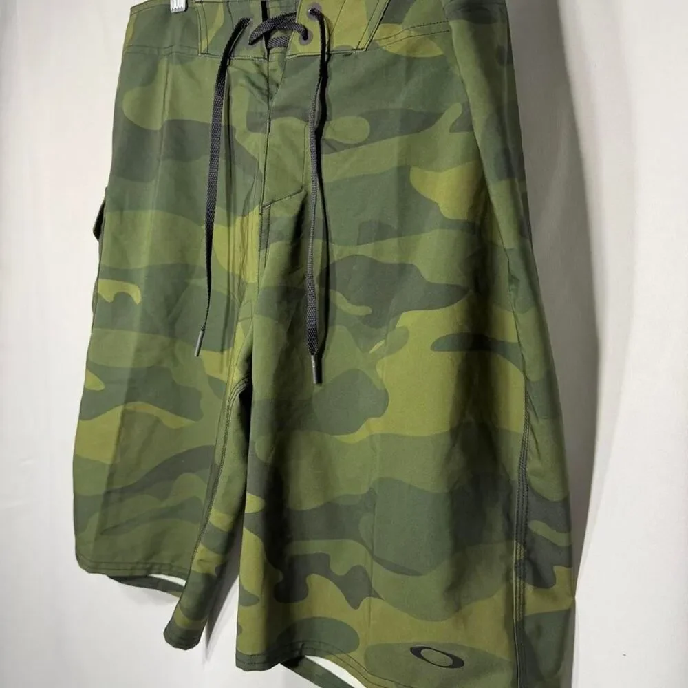 Oakley Men's Green and Khaki Shorts